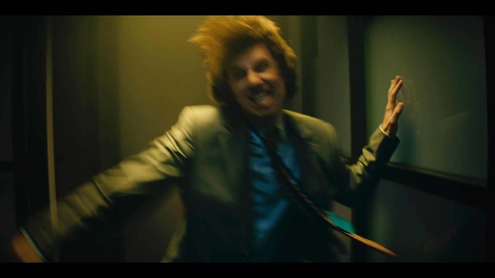 Deskjob_JAKE_WARD_Music_Video_DOP_Colourist15