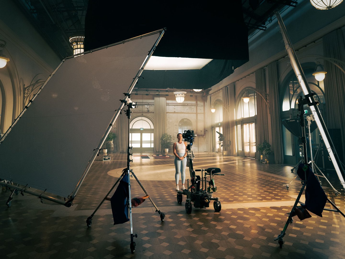 Jake_Ward_DOP_BTS_Lighting_Dolly_